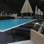 T2 Vue Avec Balcon, Climatise, Piscine *