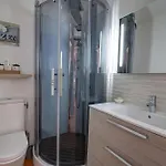 T2 Vue Avec Balcon, Climatise, Piscine