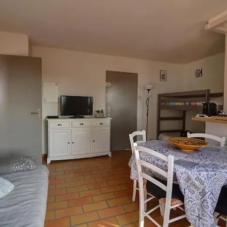 T2 Vue Avec Balcon, Climatise, Piscine