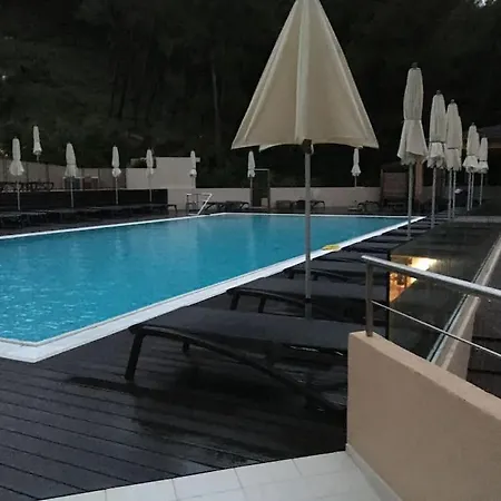 T2 Vue Avec Balcon, Climatise, Piscine *